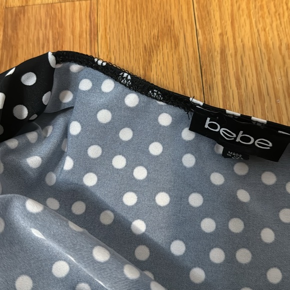 Bebe Women’s Black/White Sleeveless Polka Dot Romper Sz M - Picture 7 of 7